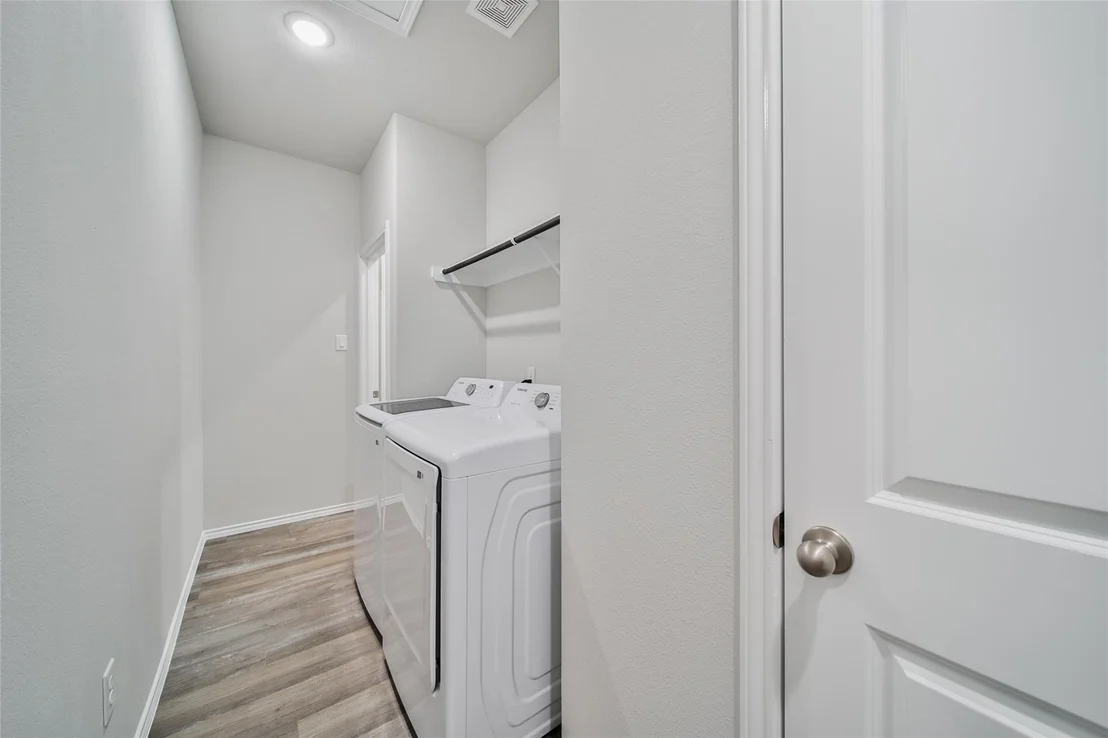Photo of 1410 Glenoaks Drive