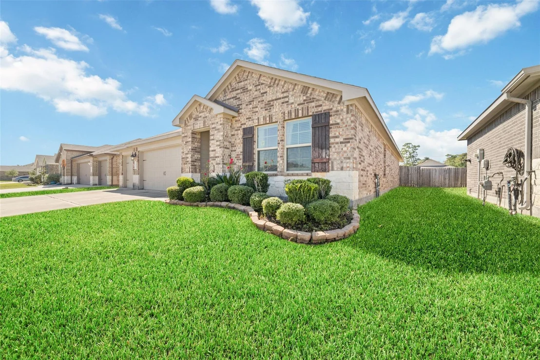 Photo of 24323 Winchelsea Ln Lane