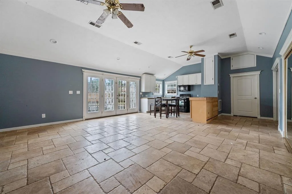 Photo of 300 Shady Glen Lane