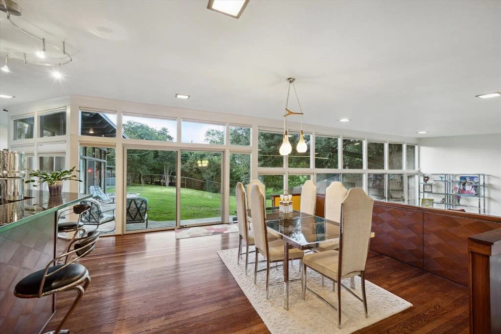 Photo of 7919 Glenview Drive