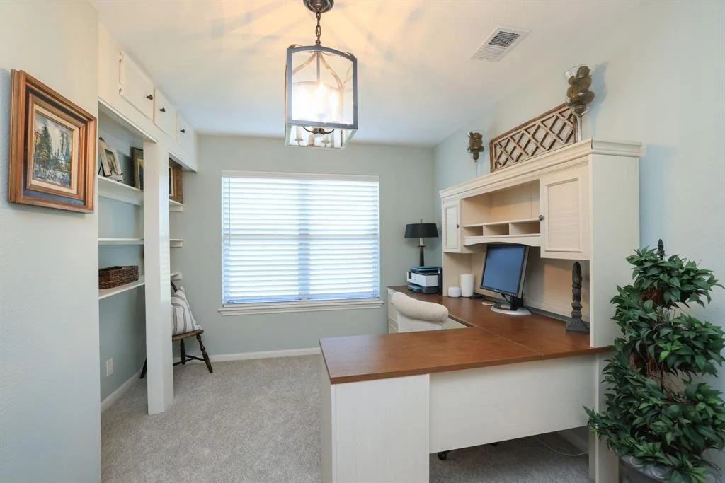 Photo of 17102 Oak Dale Drive