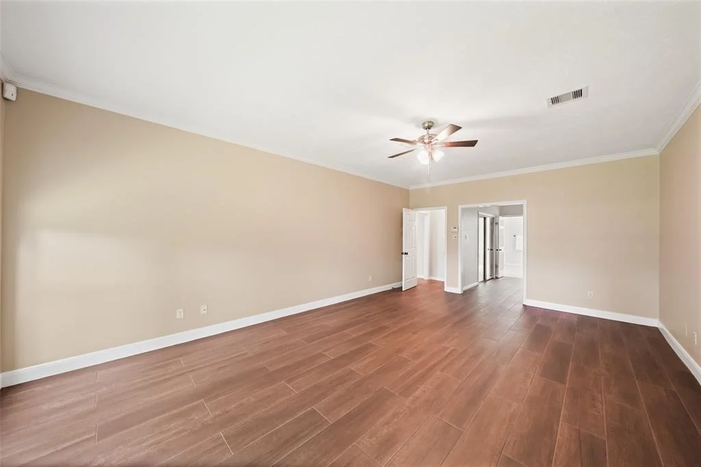 Photo of 2123 Riverside Drive