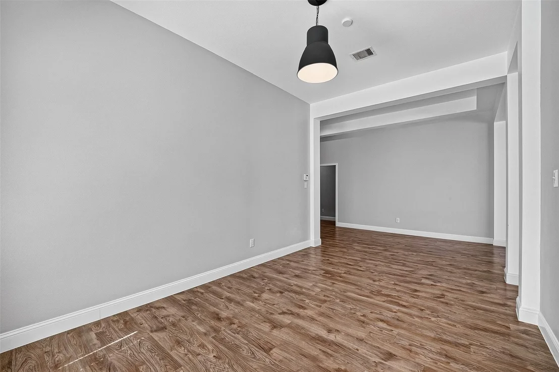 Photo of 5606 Walnut Glen Lane