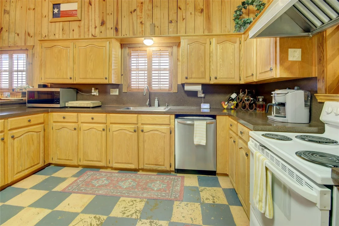 Photo of 5829 County Road 18