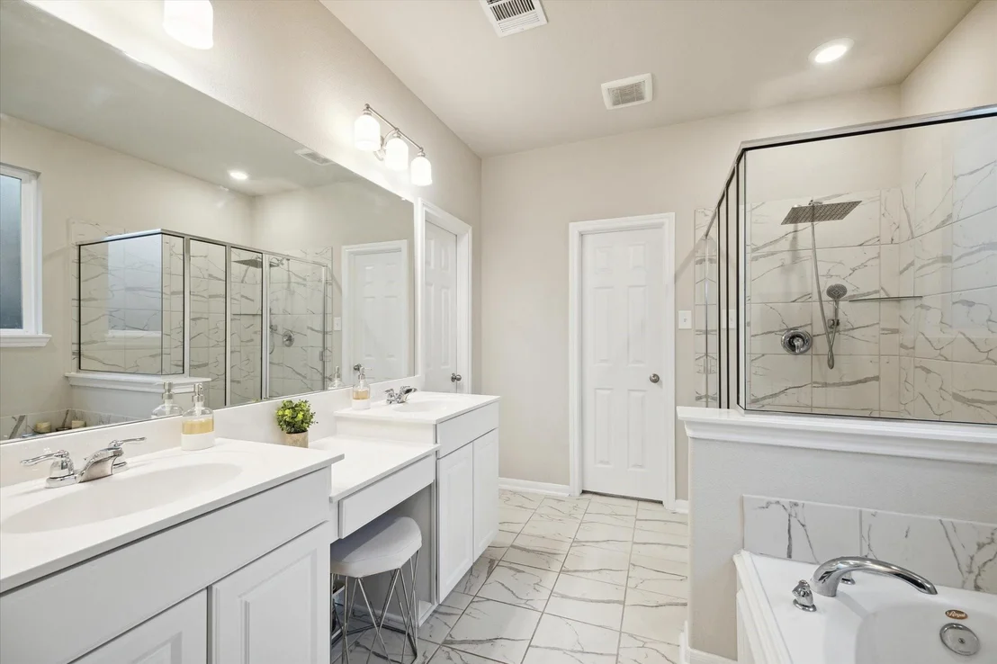 Photo of 17218 Roxburgh Lake Lane