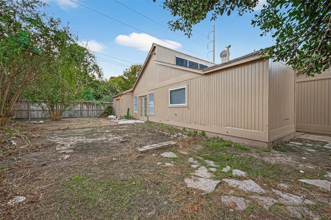 Photo of 5451 Oakhaven Lane