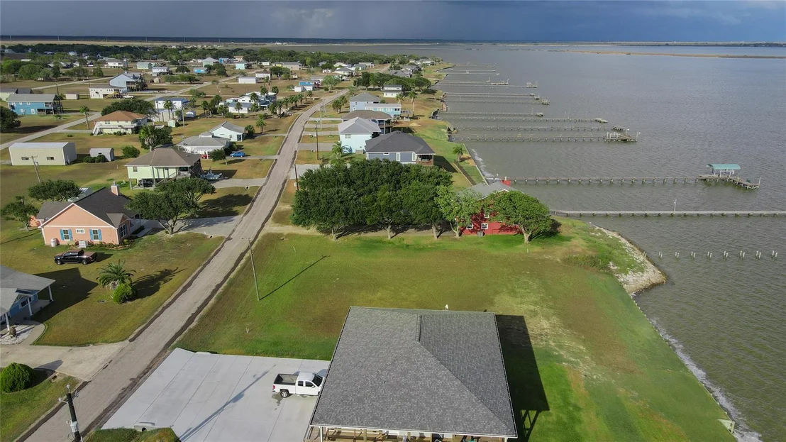 Photo of 1664 W Bayshore Drive