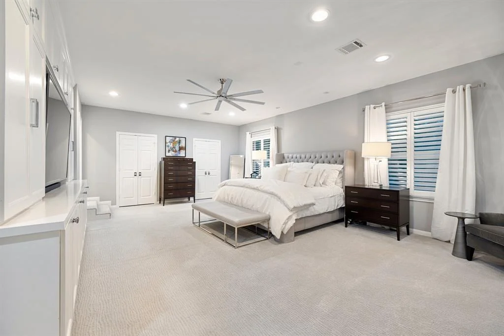 Photo of 2 Warrenton Drive