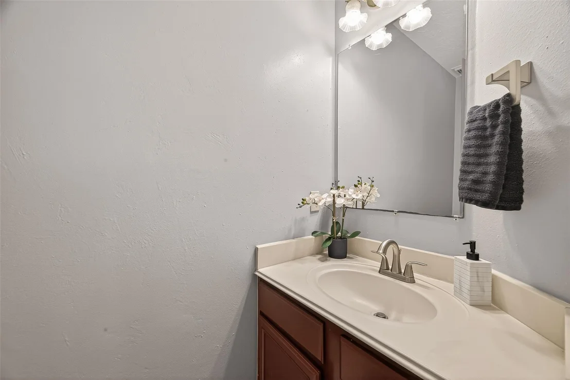 Photo of 579 Rivergrove Drive
