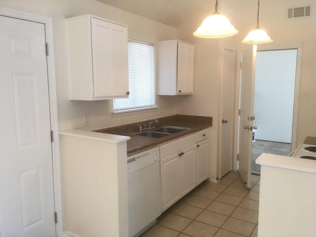 Photo of 4719 Rivertree Lane