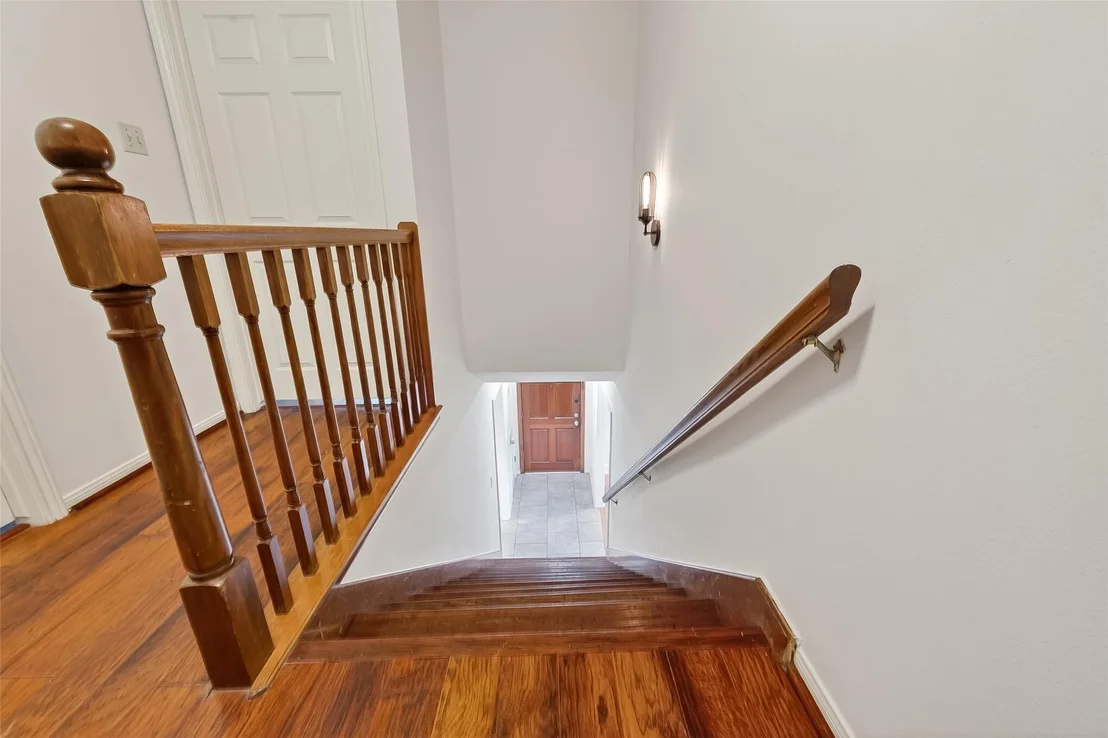 Photo of 906 Crossfield Drive