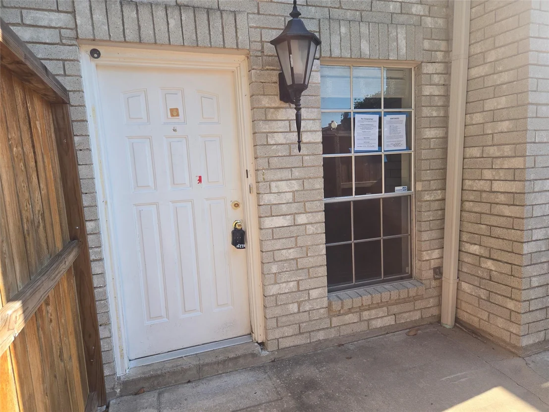 Photo of Unit 501 at 3780 Tanglewilde Street