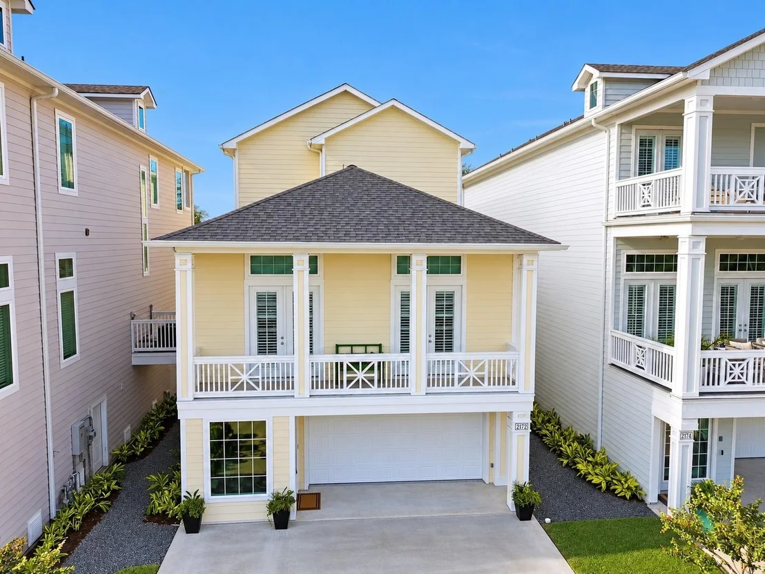Photo of 2172 Marina Way