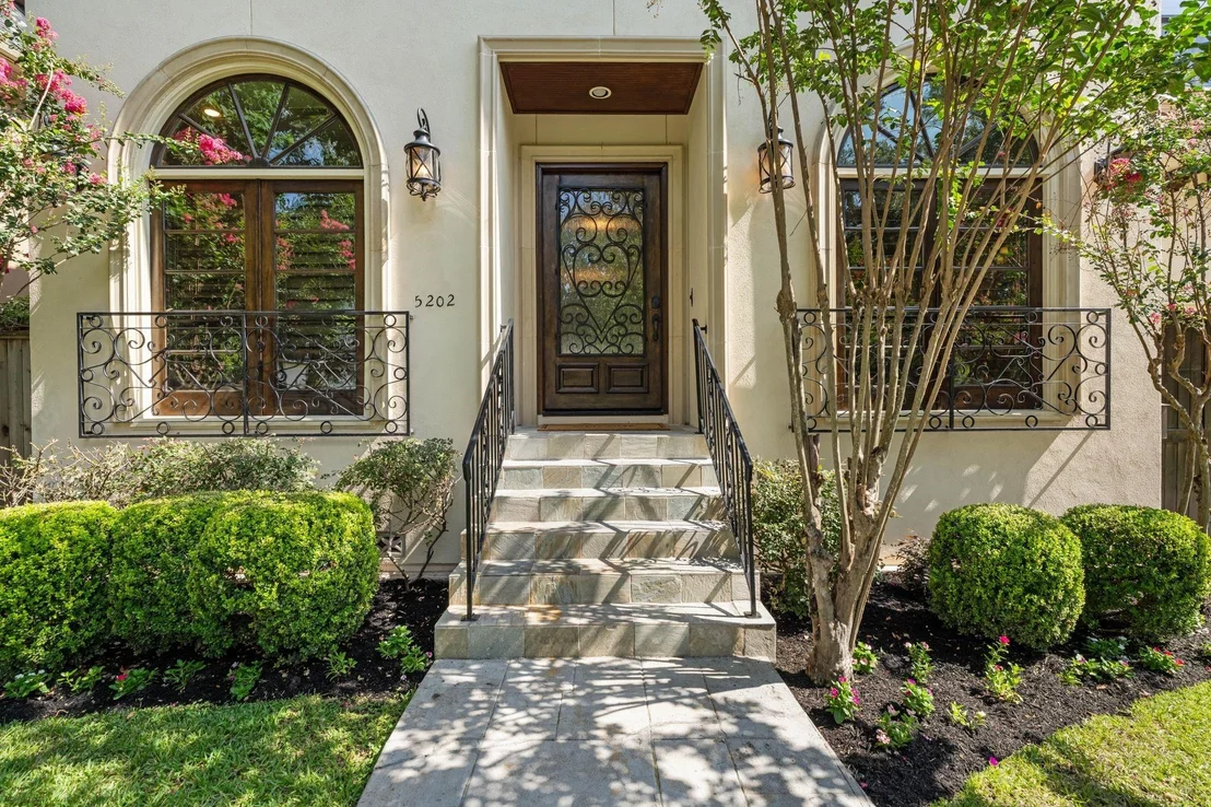 Photo of 5202 Patrick Henry Street