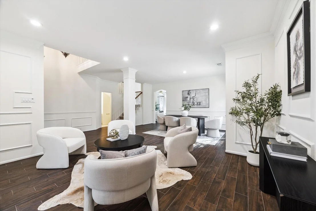 Photo of 6914 Hearthside Drive