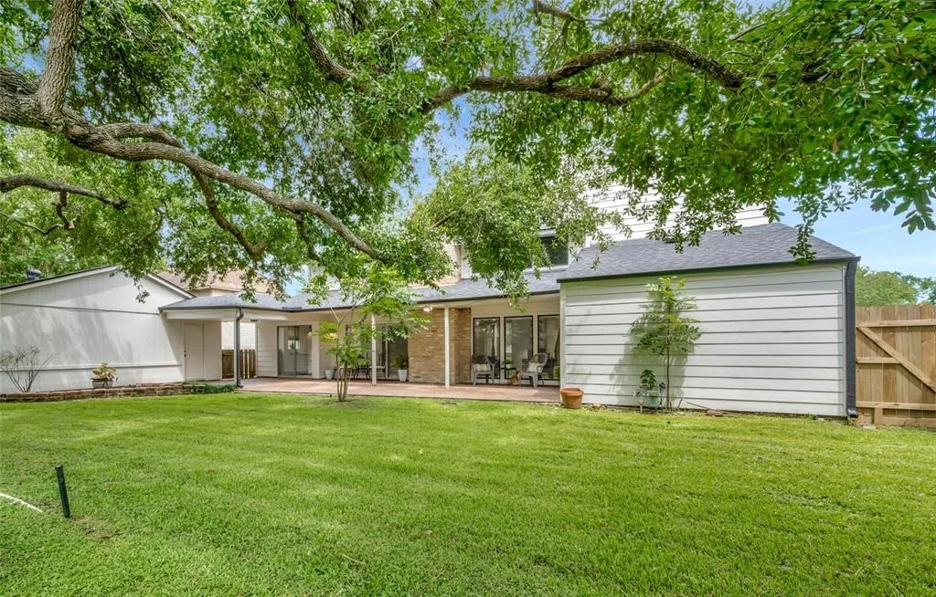 Photo of 15050 Pearhaven Drive