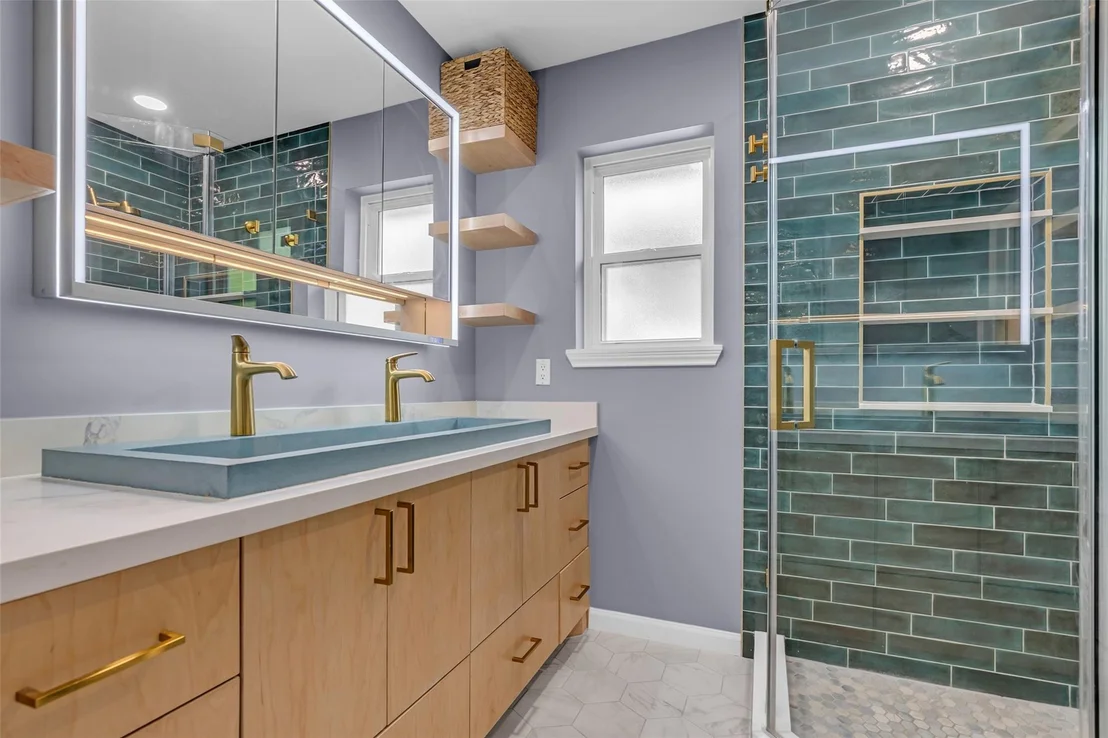 Photo of 947 Thornton Road