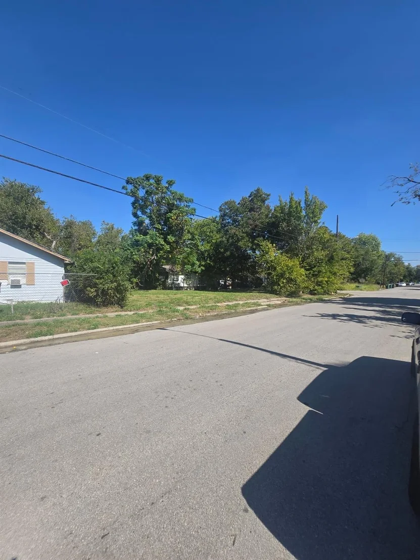 Photo of 3221 Drew Street Street