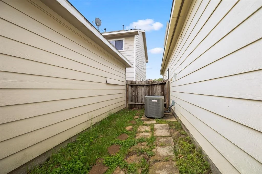 Photo of 4030 Mossy Place Lane