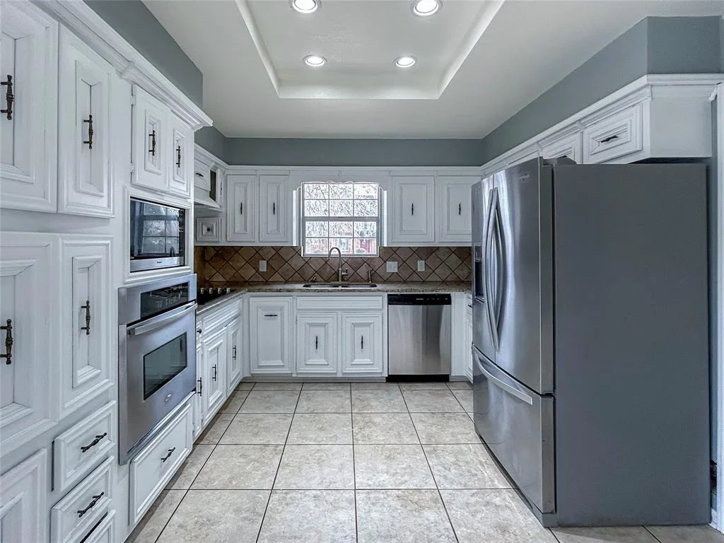 Photo of 129 White Oak Drive