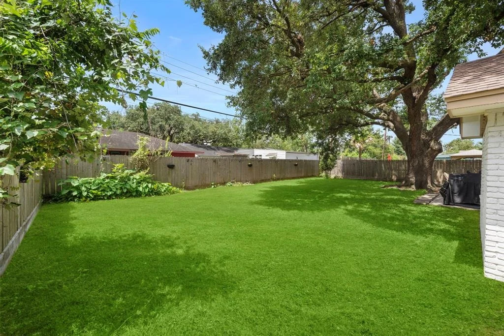 Photo of 5319 Saxon Drive