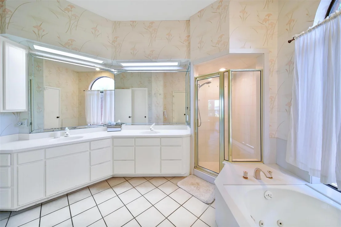 Photo of 142 Lakeside Drive