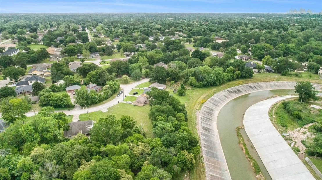 Photo of 6609 Bayou View Drive