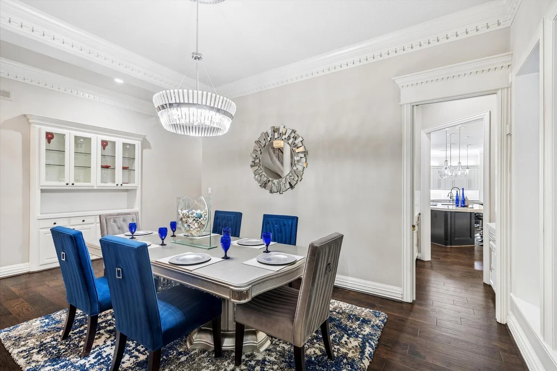 Photo of 35 N Regent Oak