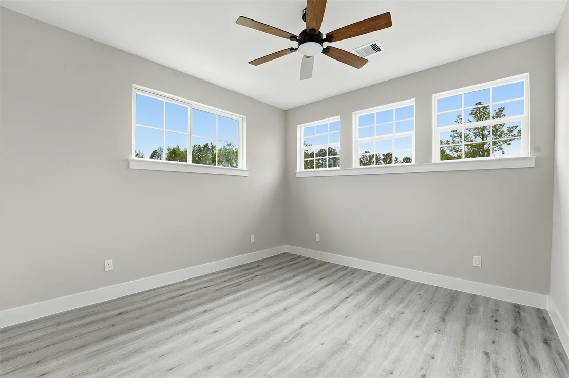 Photo of 3388 Wooded Lane