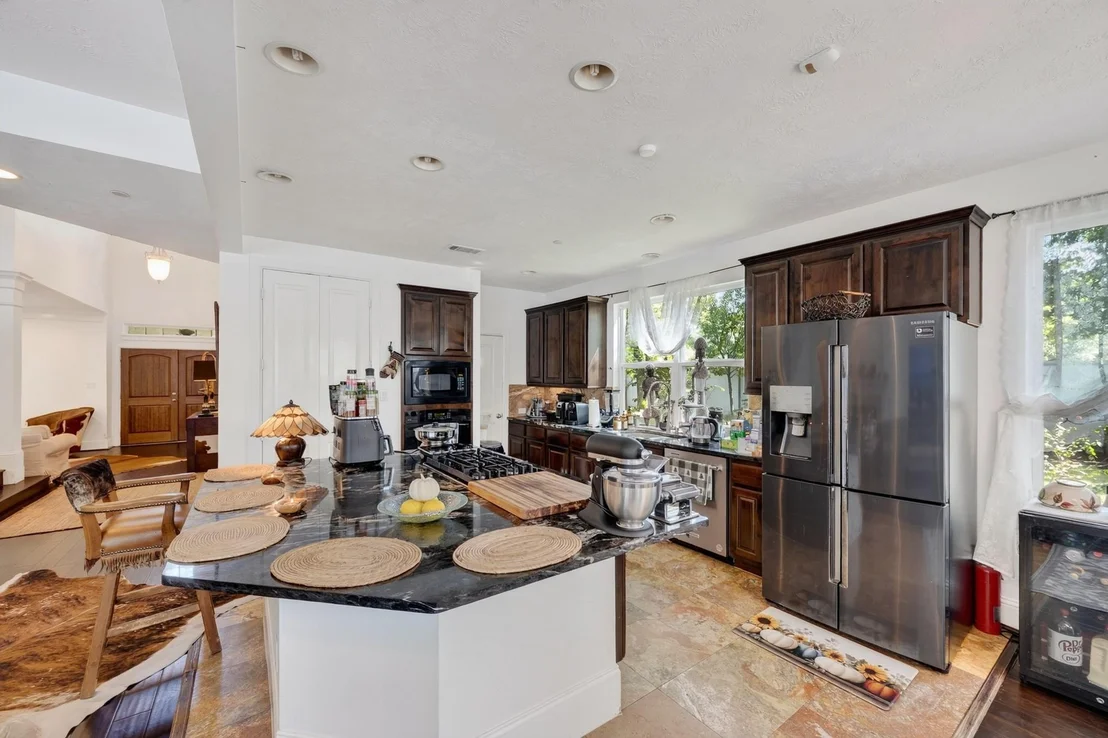 Photo of 335 Voss Road