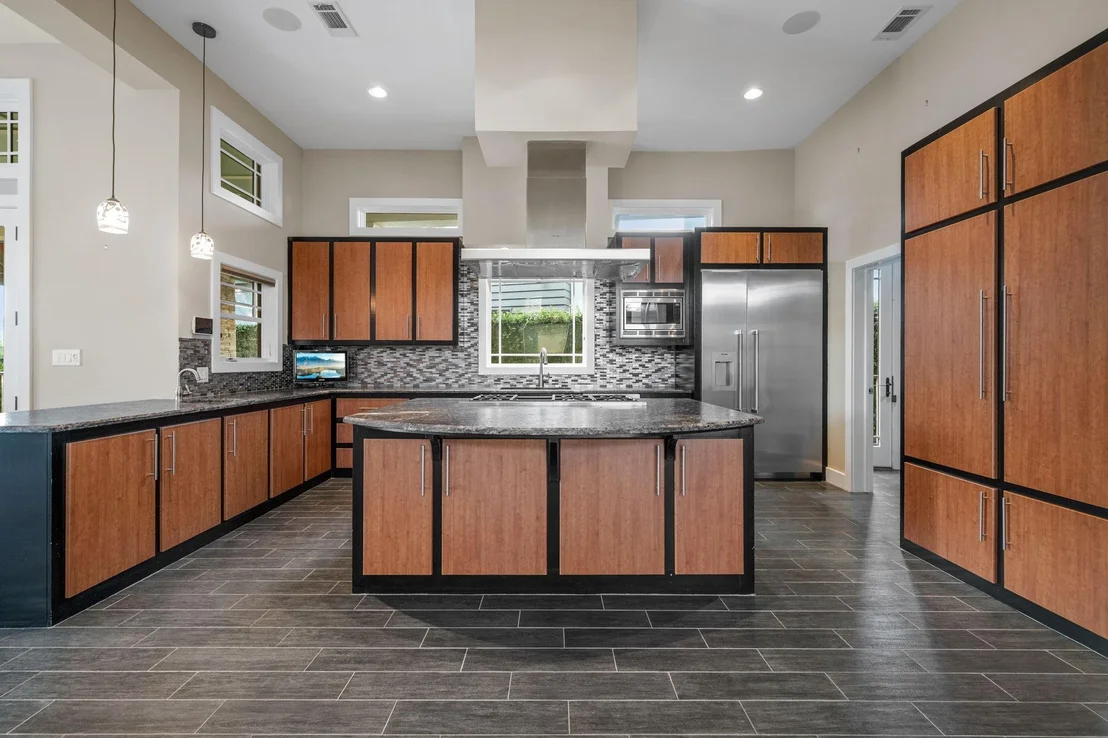 Photo of 2120 White Oak Drive