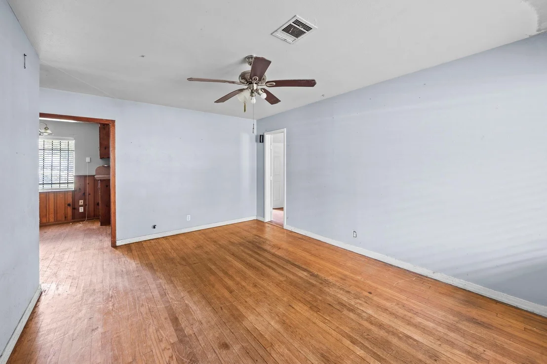 Photo of 5810 Langley Road
