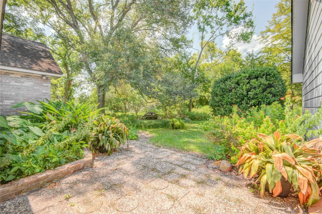 Photo of 114 Post Oak Road