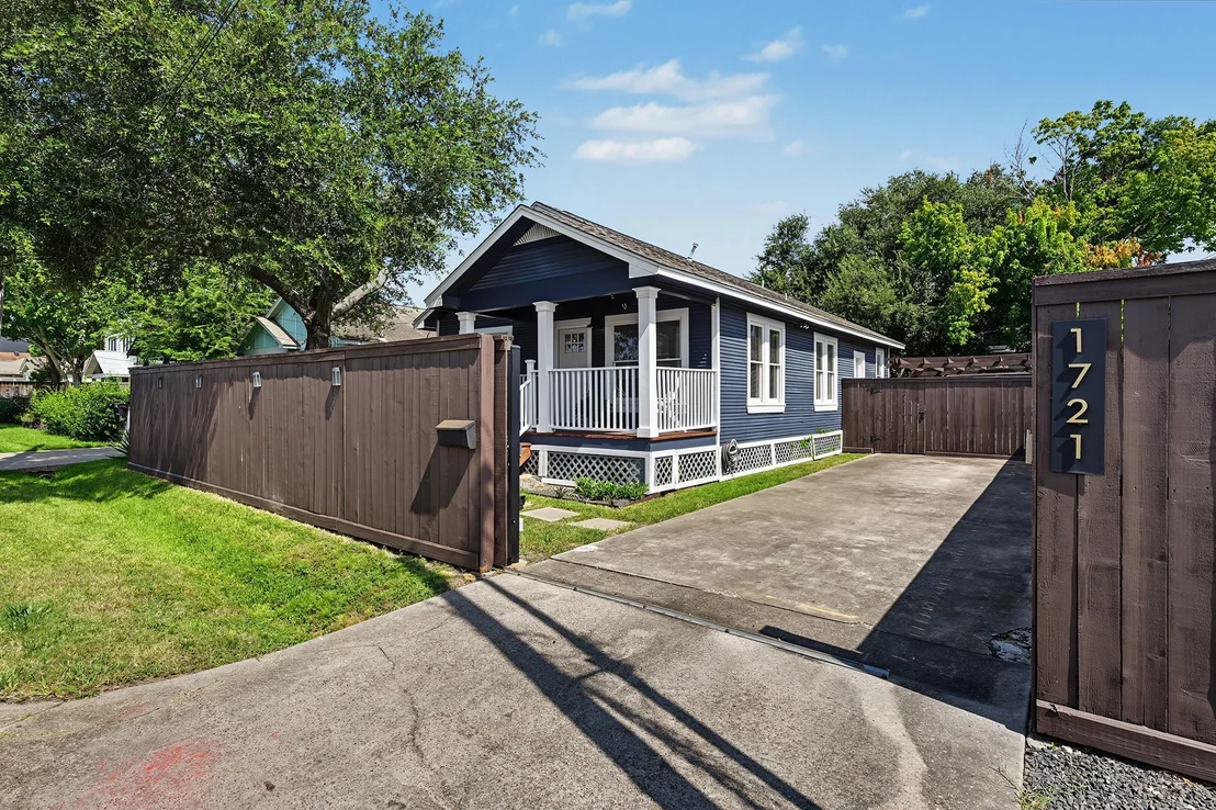 Photo of 1721 Airline Drive