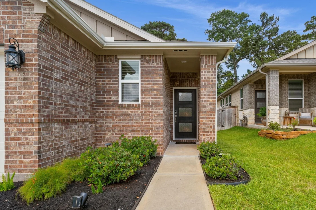 Photo of 7067 Silverleaf Oak Street