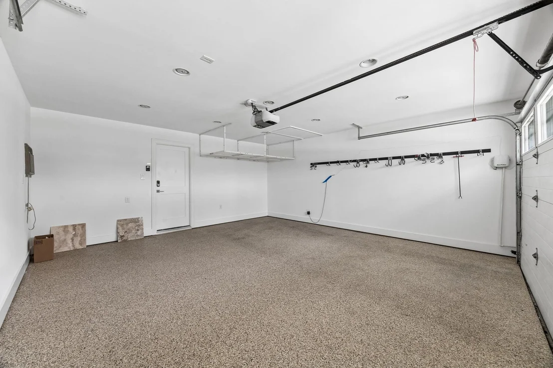 Photo of 9534 Beverlyhill Street