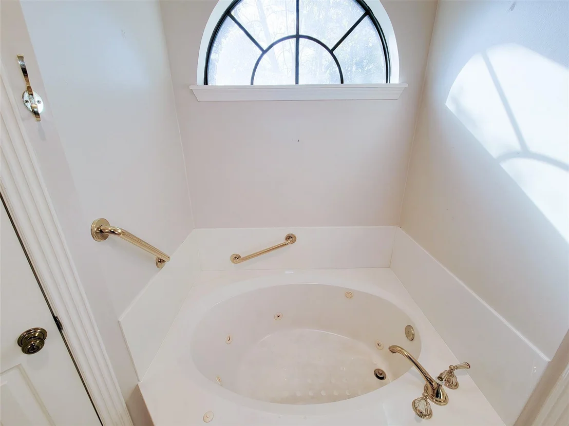 Photo of 5810 Glenmere Lane
