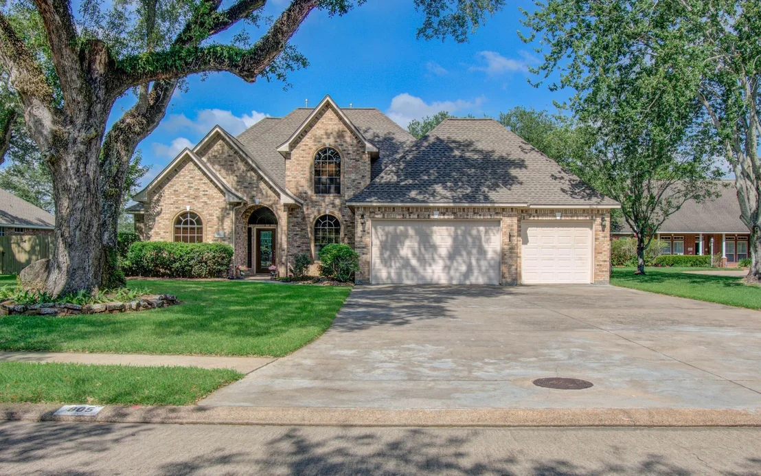 Photo of 805 Enchanted Oaks Drive