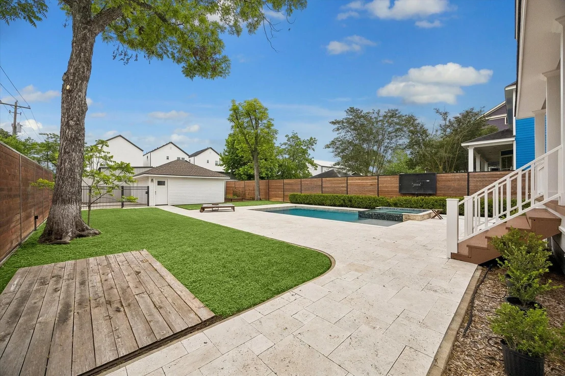 Photo of 3915 Golf Drive