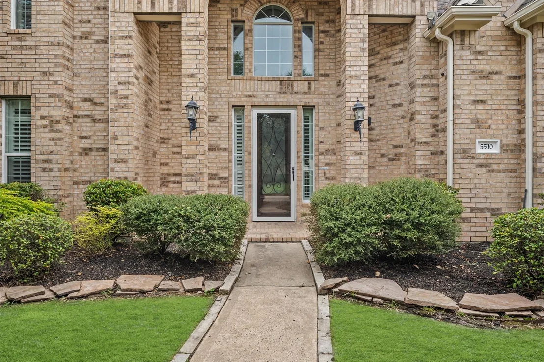 Photo of 5510 Darschelle Drive