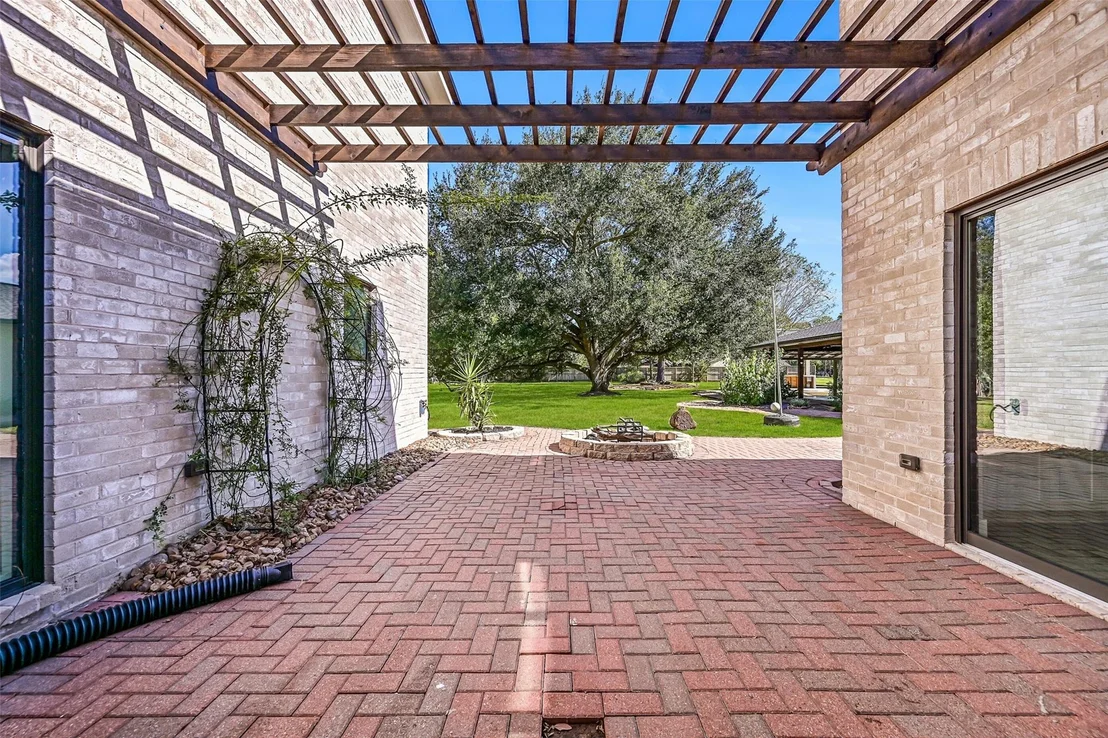 Photo of 921 Falling Leaf Drive