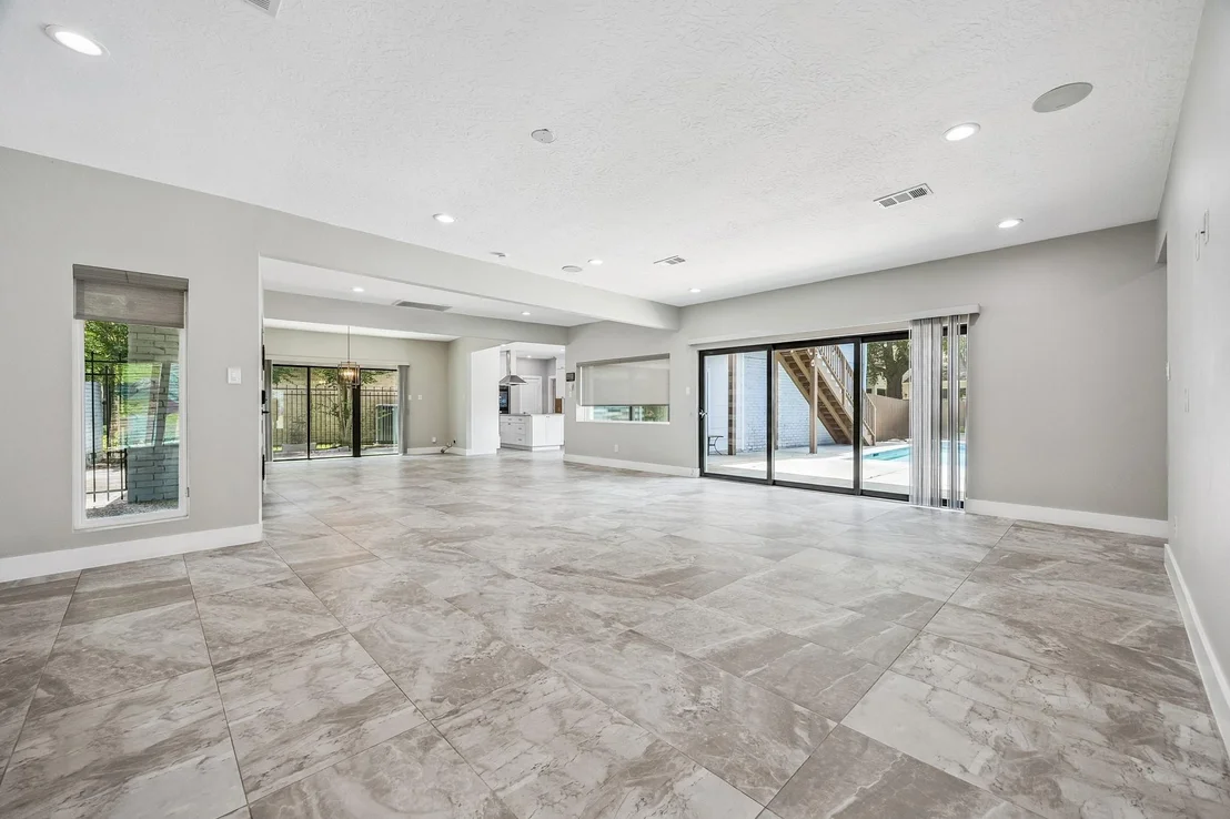 Photo of 922 Crossroads Drive