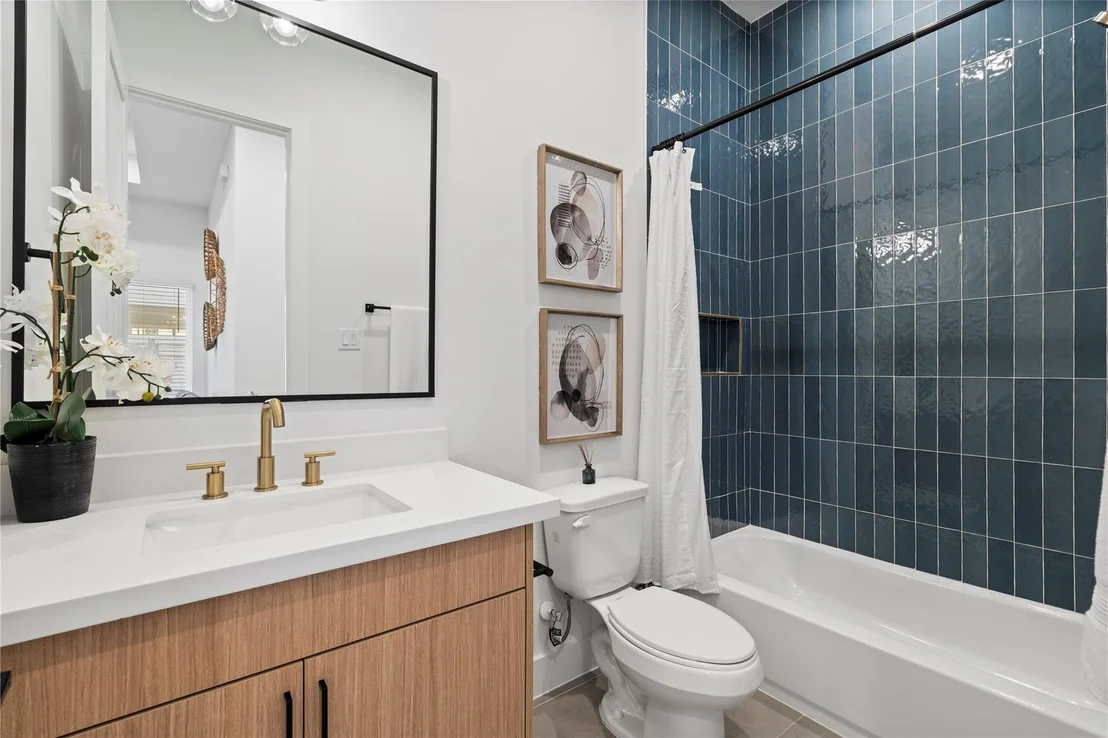 Photo of 2708 Fox Street