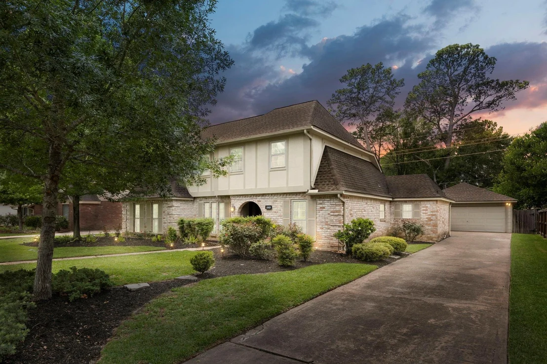 Photo of 15619 Pebble Bend Drive