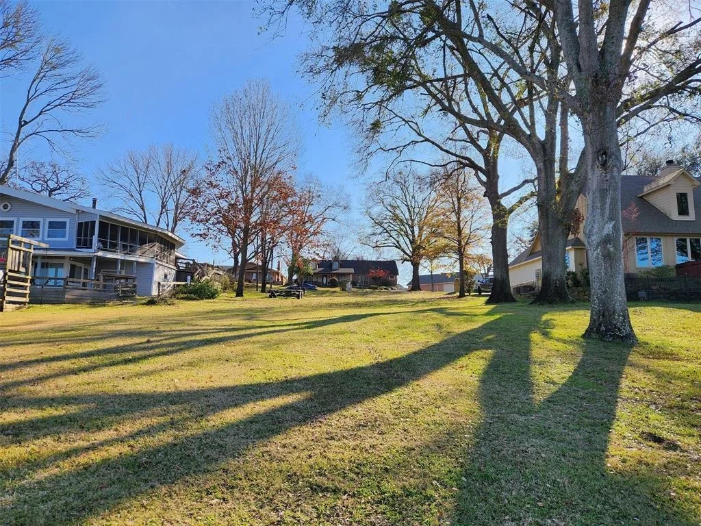 Photo of 15490 Lakeside Drive