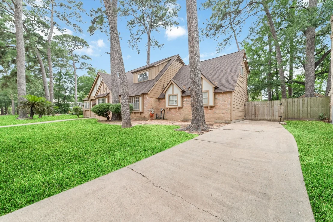 Photo of 7910 Oak Moss Drive