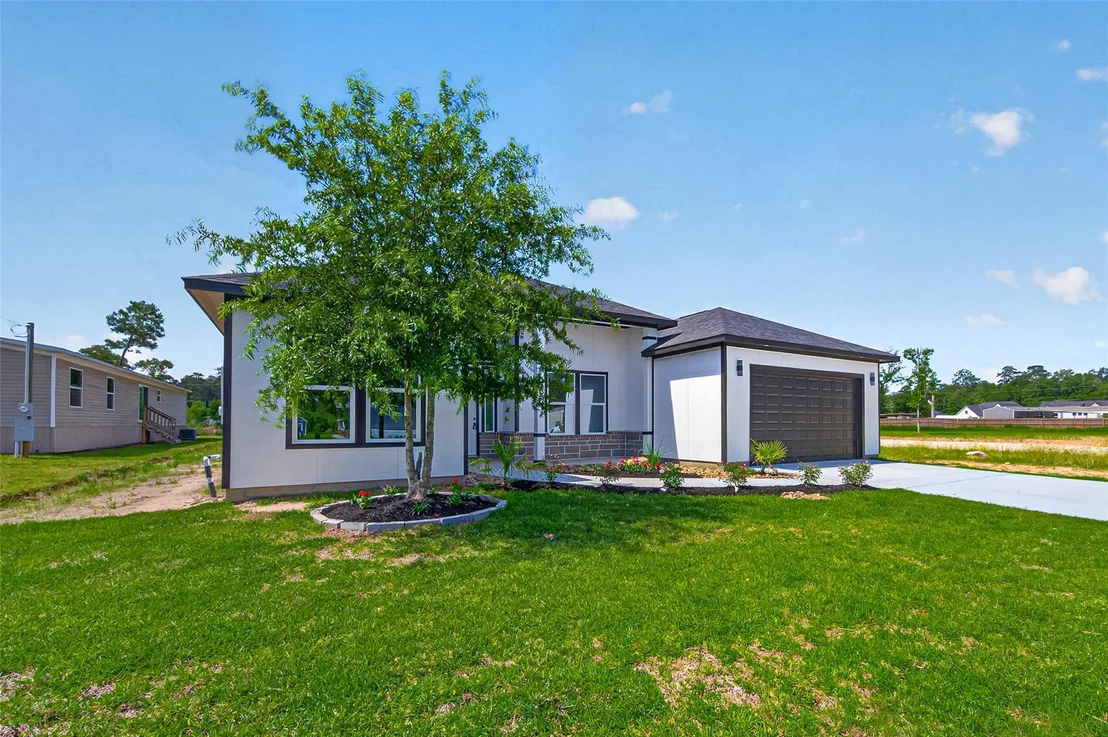 Photo of 1014 Exotic Pine Drive