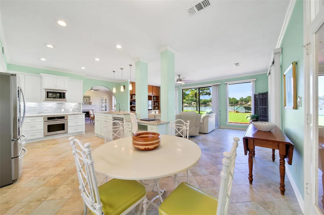 Photo of 142 Lakeside Drive