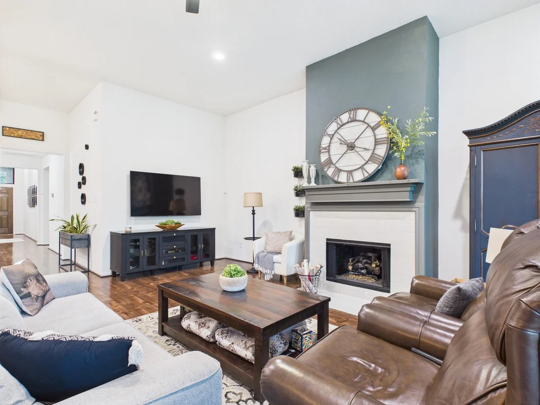 Photo of 6003 Rivergrove Bend Drive