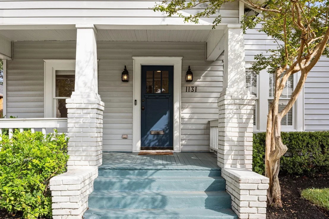 Photo of 1131 Walling Street